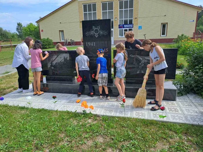 IMG-c2c18d3cebb5a0bb0f2a94274ada1c03-V (1)