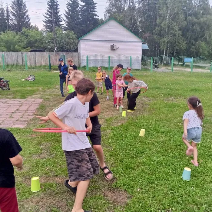 Игровая программа "Веселые старты"