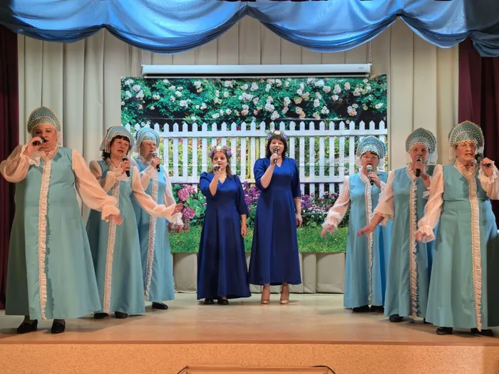 photo_5285262540168434967_y