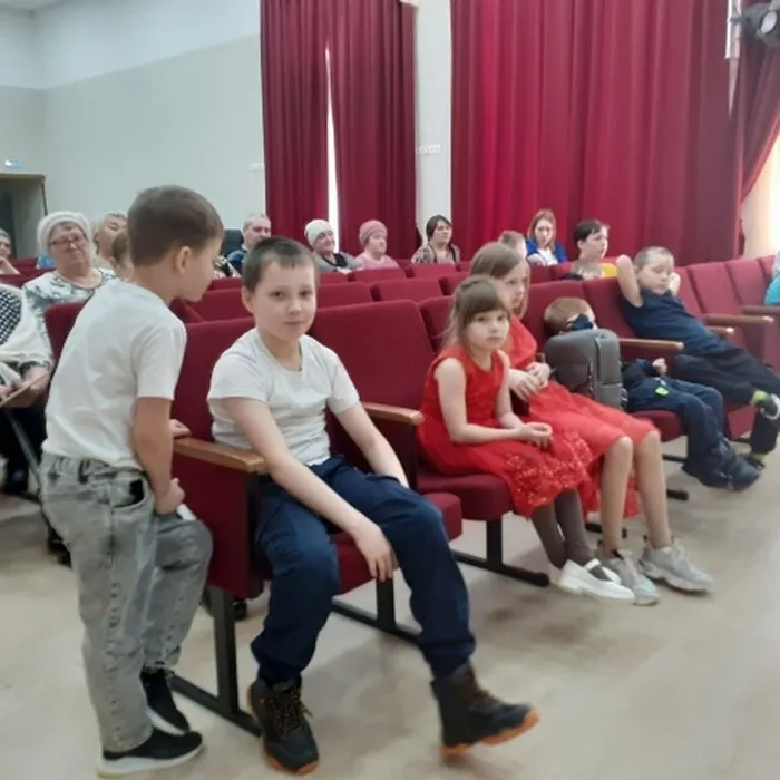 «Девочка, девушка, женщина» праздничная программа