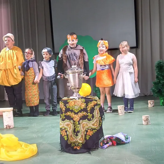 "За кулисами театра"