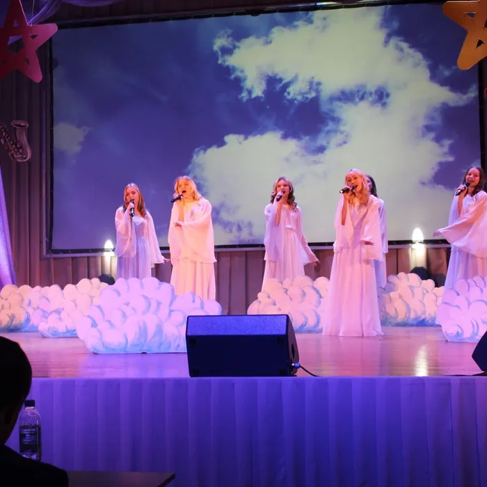  "Наше будущее"