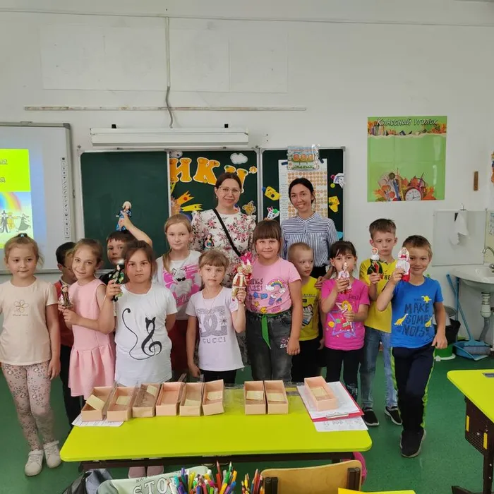  "Национальные женские костюмы"