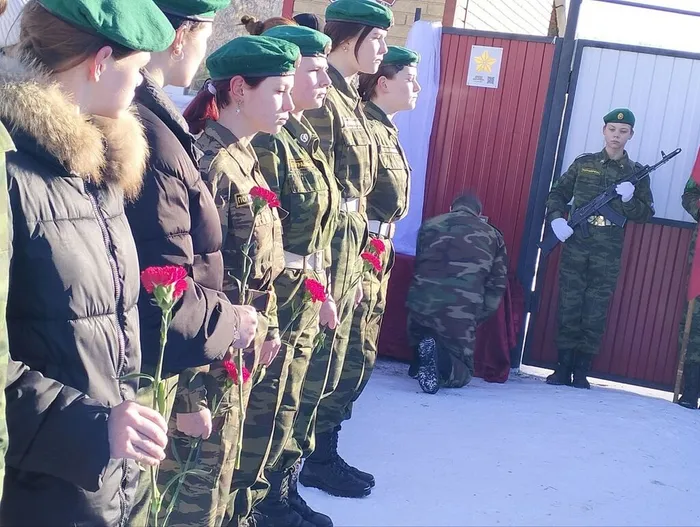 uma-B24Qz3rz4RsxVVkdx33ffPoch2J5FAIdOIwgj_TWfmN2XeH6u2zUNPaJzVfbkr-KpFA_Yxyb6CGx8BHyPaDw