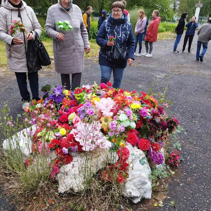  «Живи и помни»