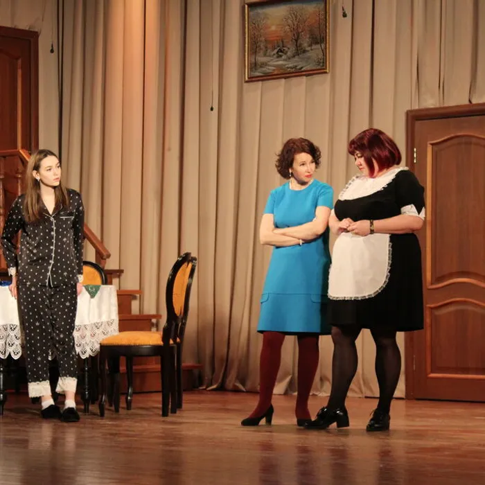 «8 любящих женщин»