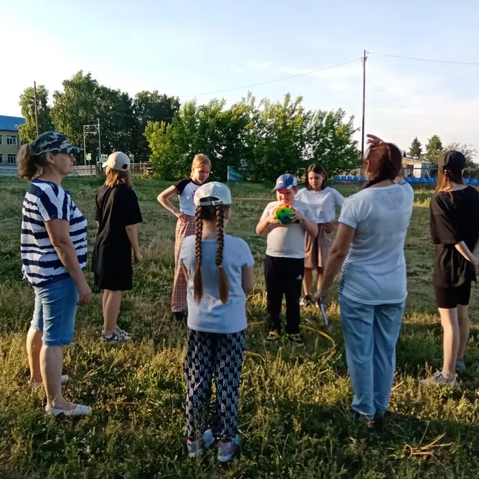 "С южных гор до северных морей"