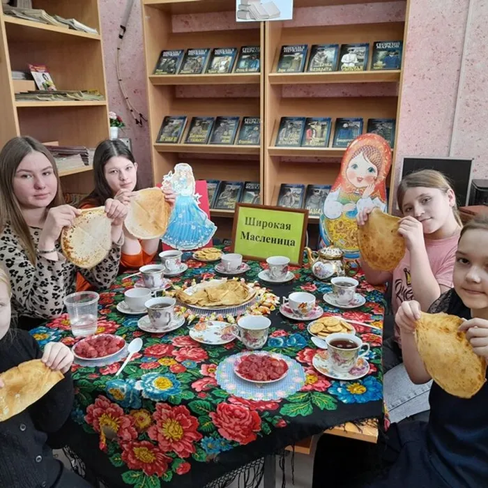 Фольклорные посиделки «Масленица честная, да проказница большая»