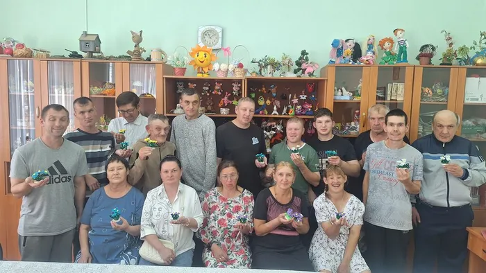 фото Букет цветов из сине.проволоки