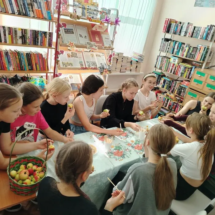 Посиделки «Августовские Спасы: история, традиции»