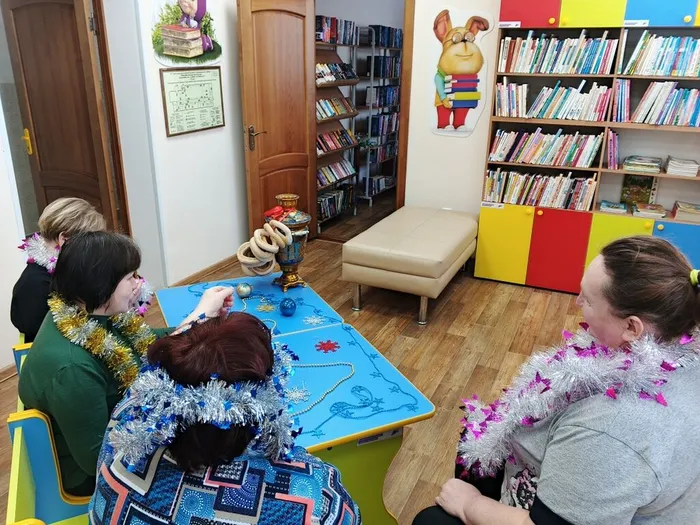 Новогодние встречи, и подарки, и свечи