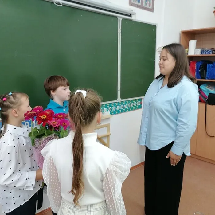 Акция-поздравление «Славим величие учителя»