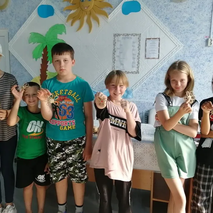 «Цветами улыбается земля»