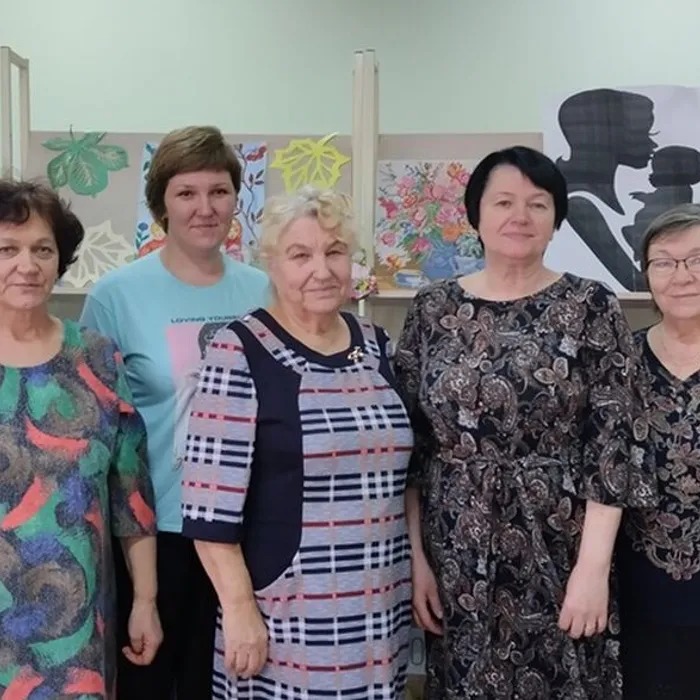 «Единственной маме на свете» час литературного чтения
