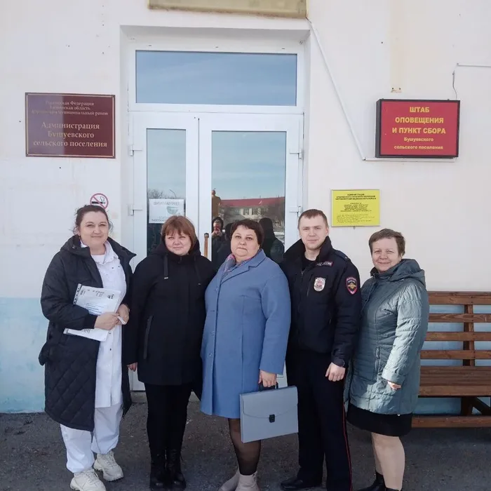  Мастер-класс «Первые цветы»