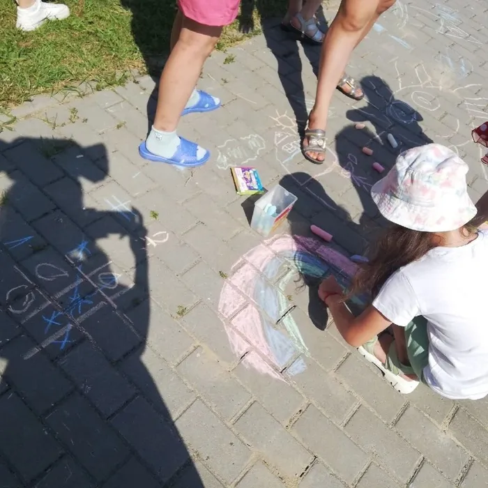  "Нарисуем яркий мир"