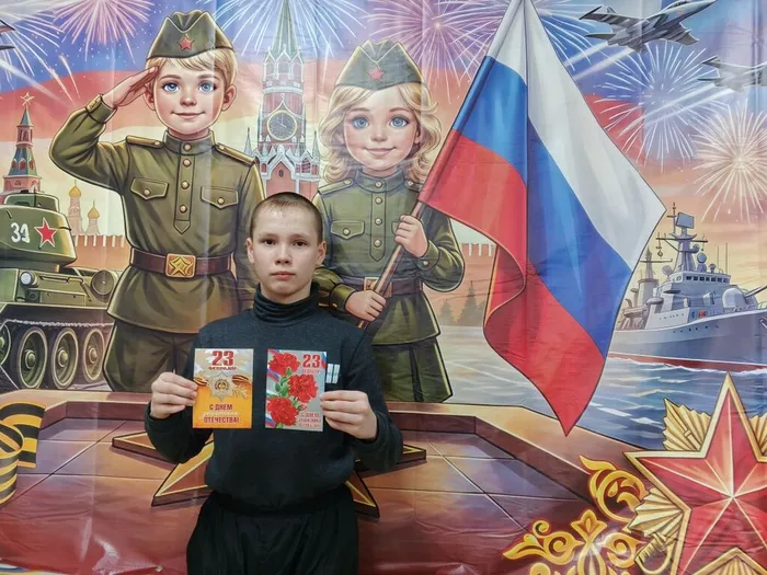 Нашей армии - салют!