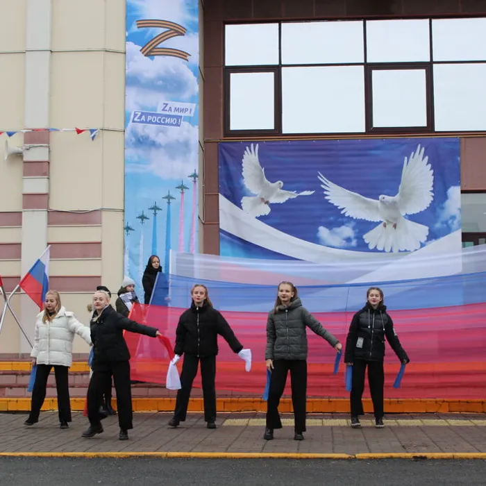 "Под звук колоколов единство обретая..."