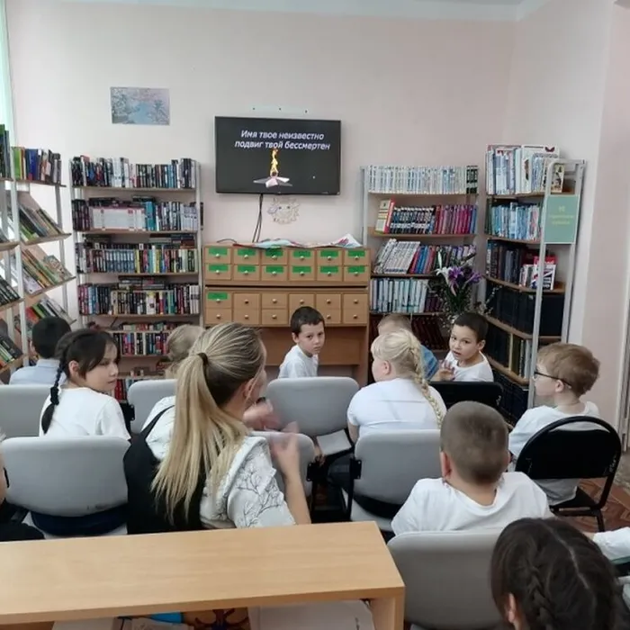 Патриотический час «Нет безымянных Героев»