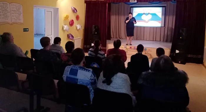 photo_5301235463412716114_y